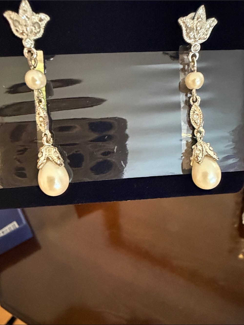 Pearl Drop Dangle Earrings - Gold Tone